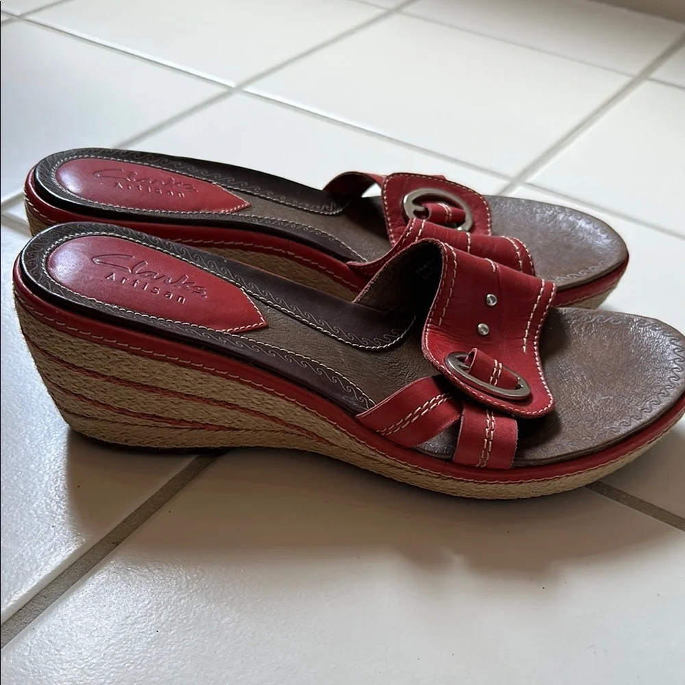Clarks Artisan Red Wedge Shoes with Stylish Design - Picture 4 of 4